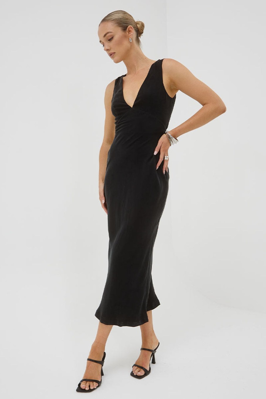 Dresses SOVERE | Arcade Slip Dress - Black