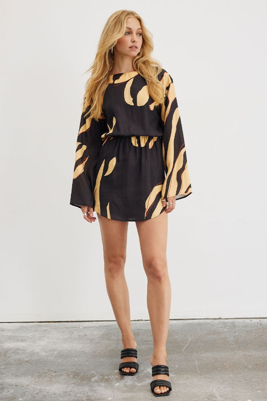 Dresses SOVERE | Motion Reversible Mini Dress - Black / Peach